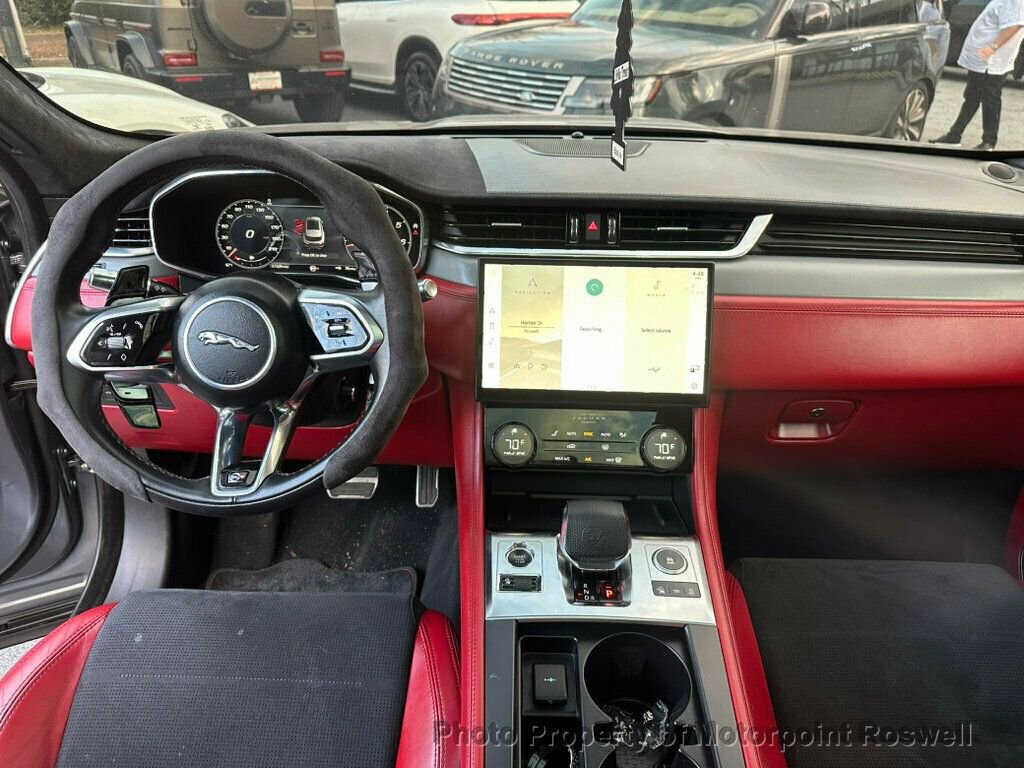 Used 2022 Jaguar F-PACE SVR image 22