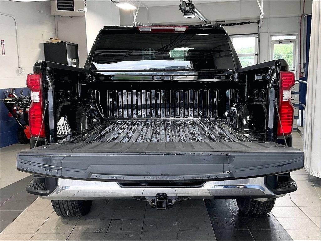 Used 2023 Chevrolet Silverado 1500 LT AWD/4WD image 31
