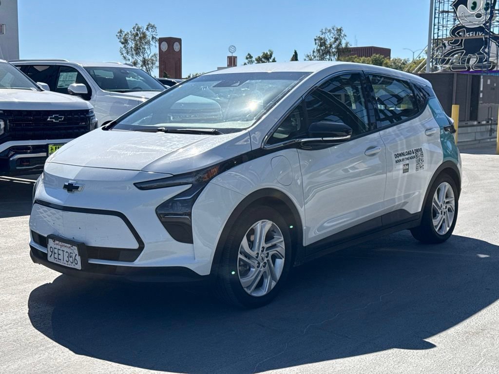 Used 2023 Chevrolet Bolt LT w/ Driver Confidence Package FWD image 1