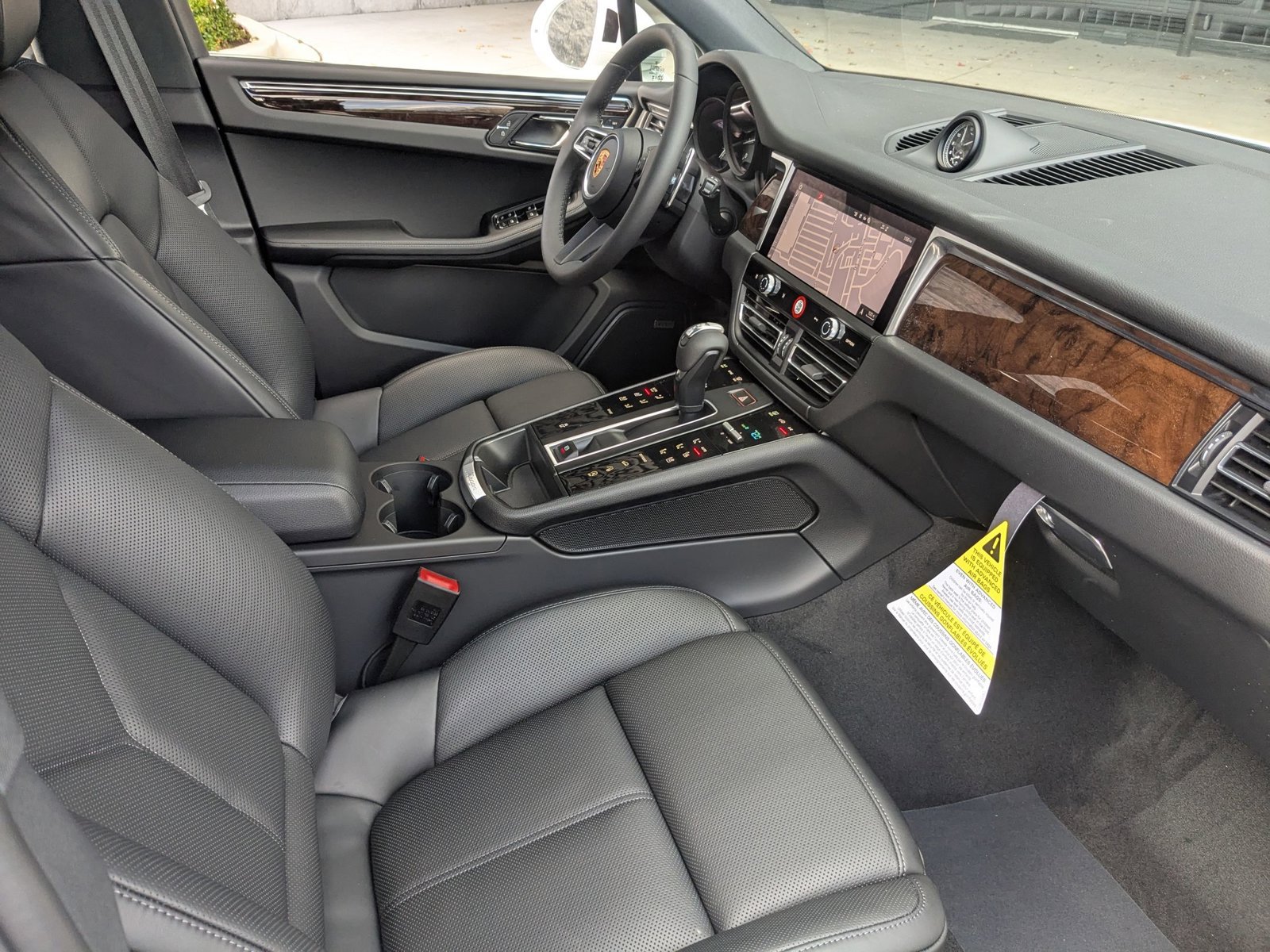 Certified 2026 Porsche Macan AWD/4WD image 26