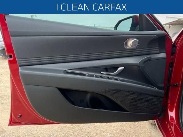 Used 2025 Hyundai Elantra Sport image 12