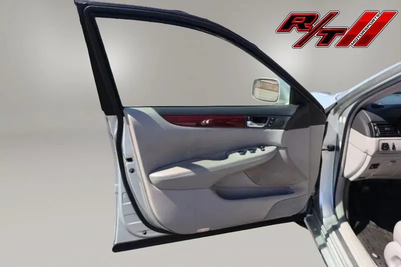 Used 2003 Lexus ES 330 w/ Premium Pkg FWD image 12