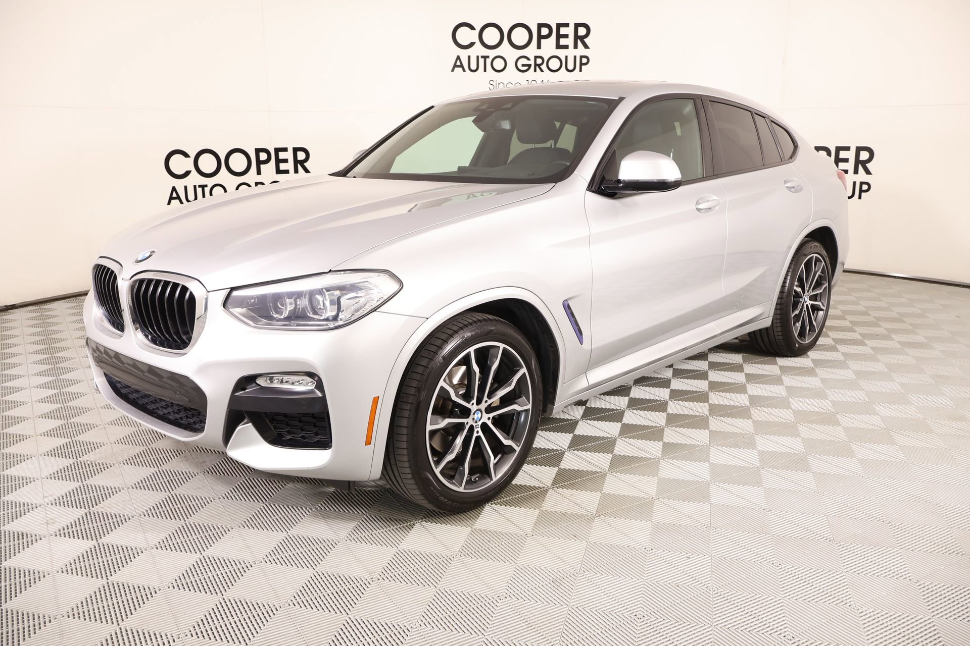 Used 2019 BMW X4 xDrive30i w/ M Sport Package 2 image 11