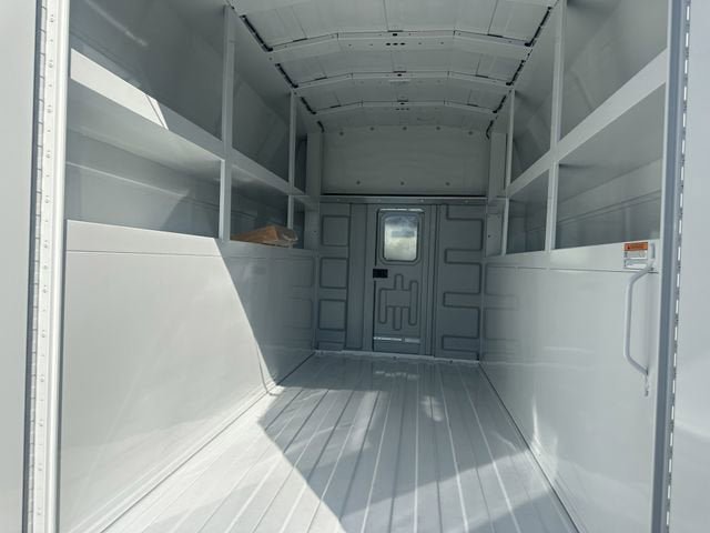 Used 2025 Chevrolet Express 3500 w/ Power Convenience Package image 4