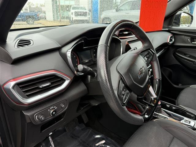 Certified 2023 Chevrolet TrailBlazer RS w/ Convenience Package image 2