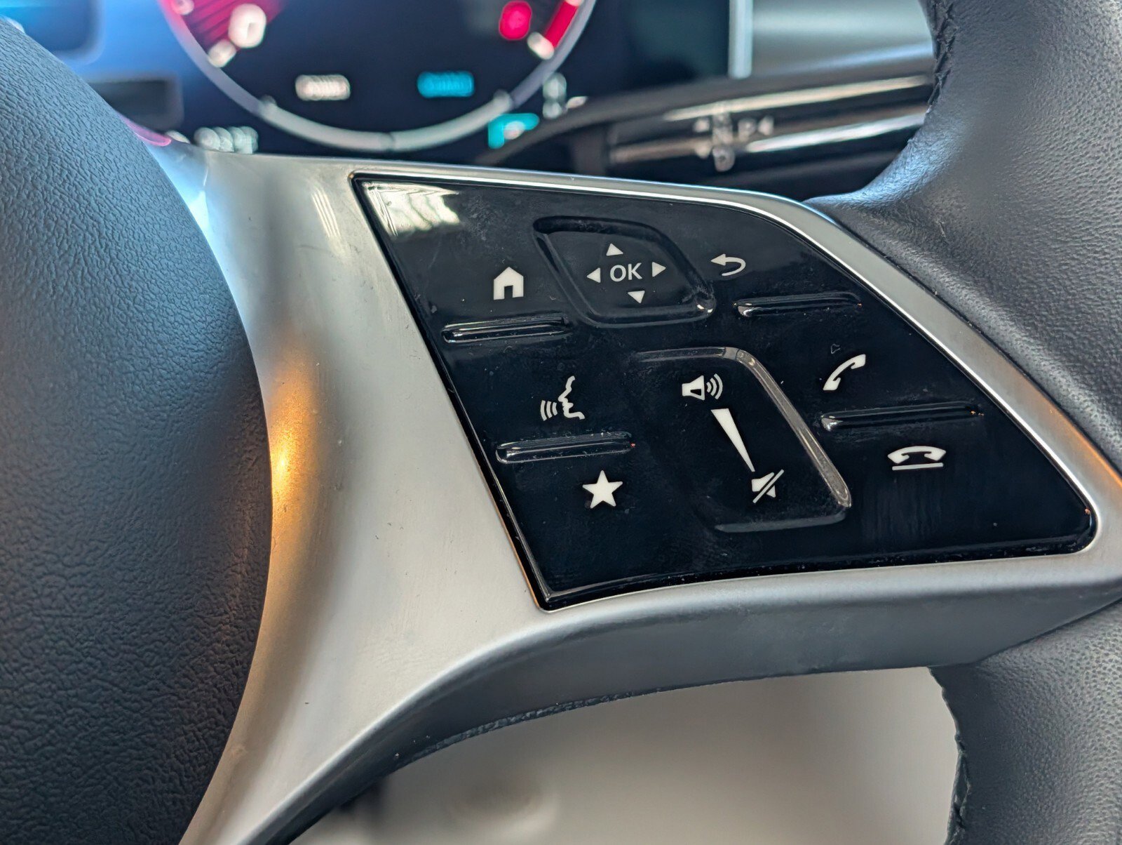 Used 2024 Mercedes-Benz C 300 4MATIC Sedan image 21