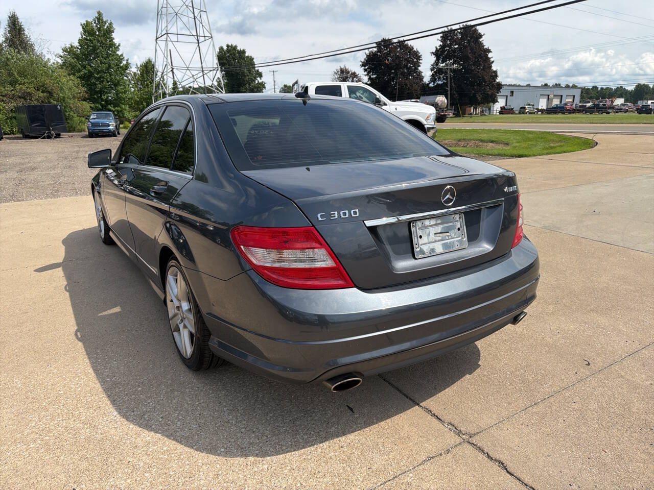 Used 2011 Mercedes-Benz C 300 4MATIC Sedan image 5