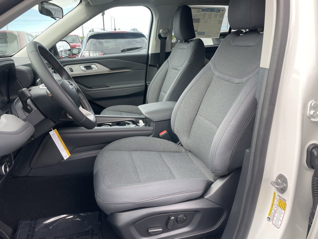 New 2026 Ford Explorer Active image 7