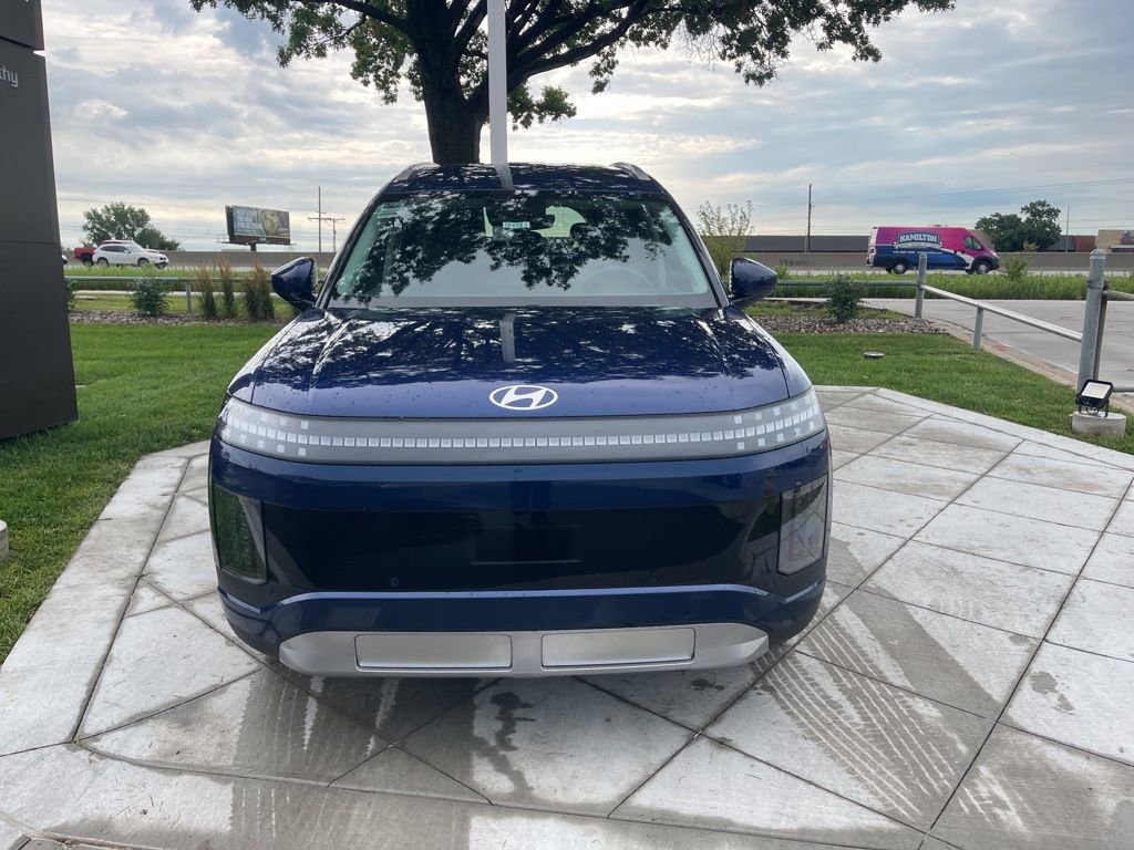 New 2026 Hyundai Ioniq 9 SE image 8