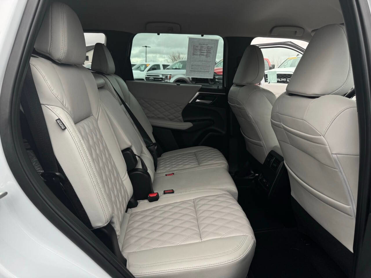 Used 2023 Mitsubishi Outlander SEL image 34