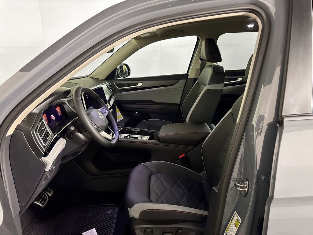 New 2026 Volkswagen Atlas Peak Edition image 11
