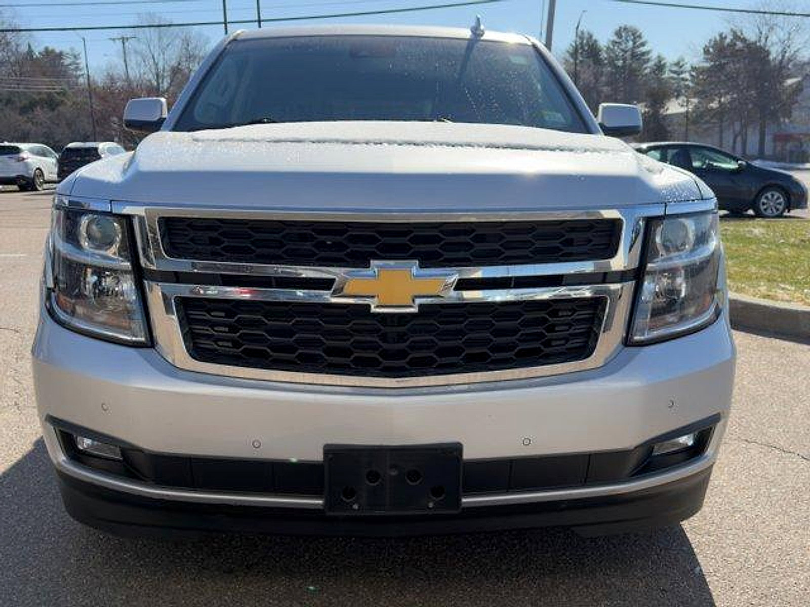 Used 2018 Chevrolet Tahoe LT w/ Luxury Package AWD/4WD image 2