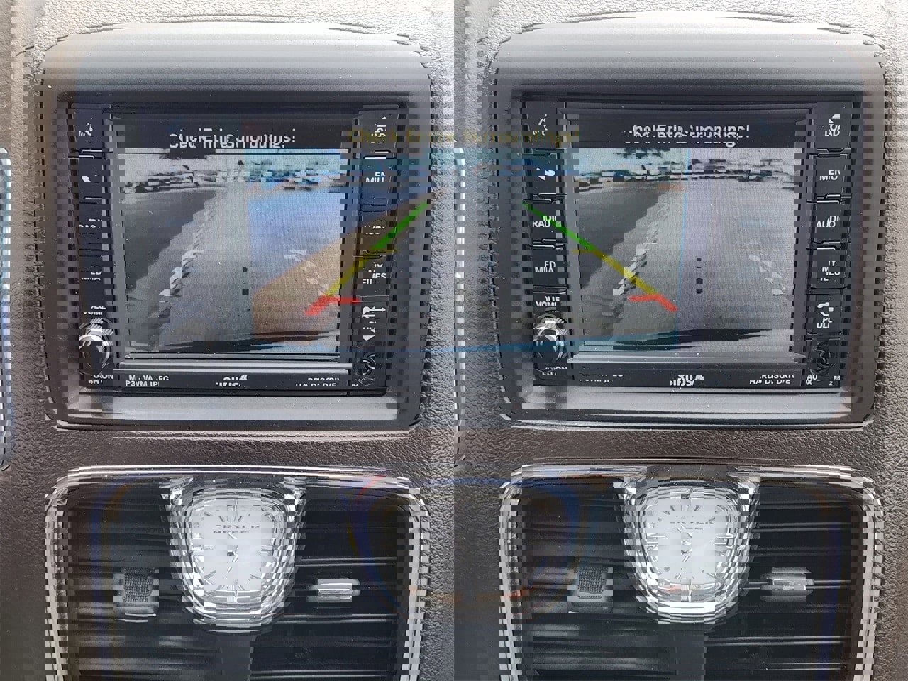 Used 2011 Chrysler Town & Country Touring-L image 17