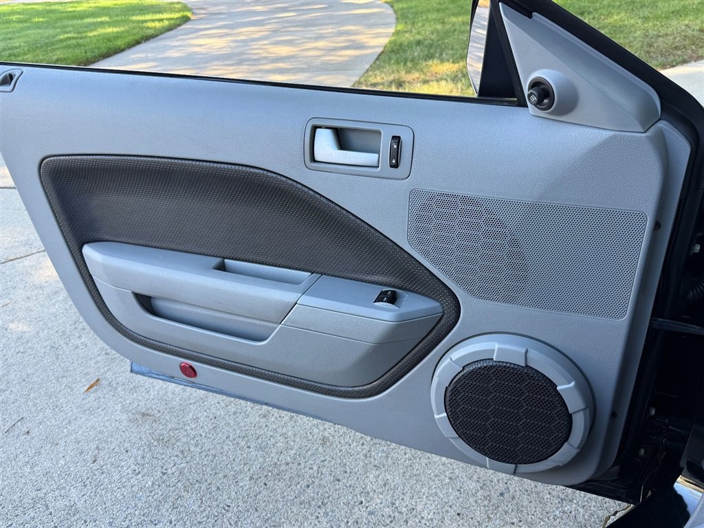 Used 2007 Ford Mustang GT image 44