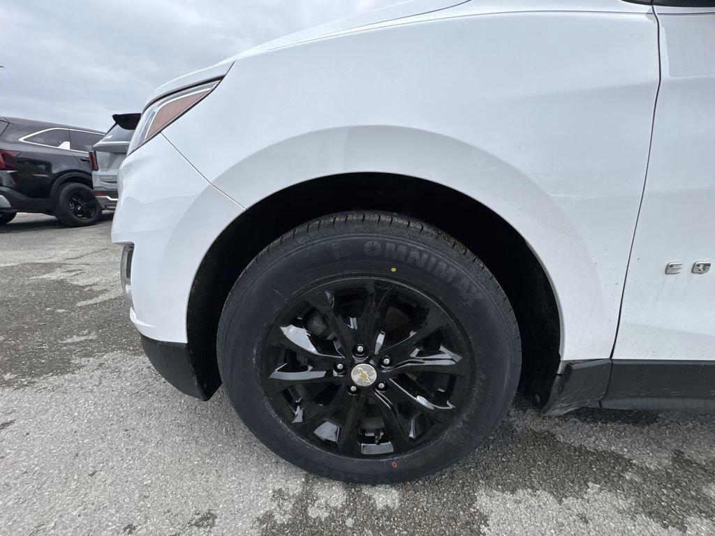 Used 2021 Chevrolet Equinox LS image 2