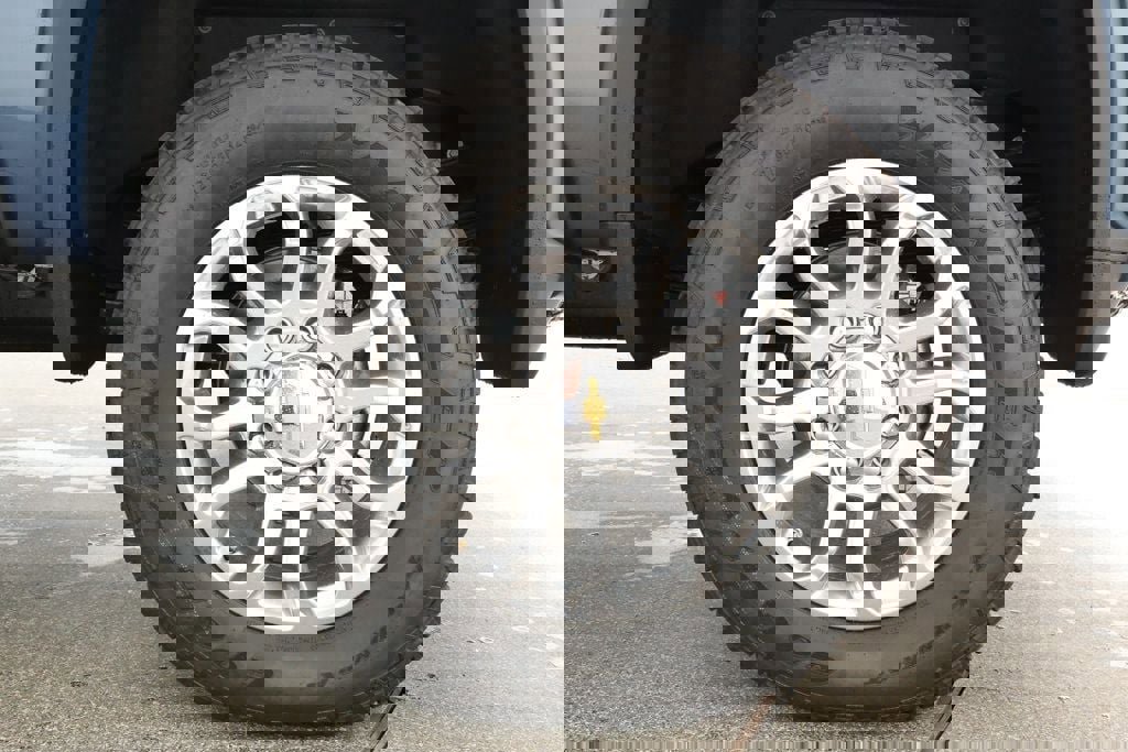 Used 2025 Chevrolet Silverado 3500 LTZ w/ LTZ Premium Package image 7