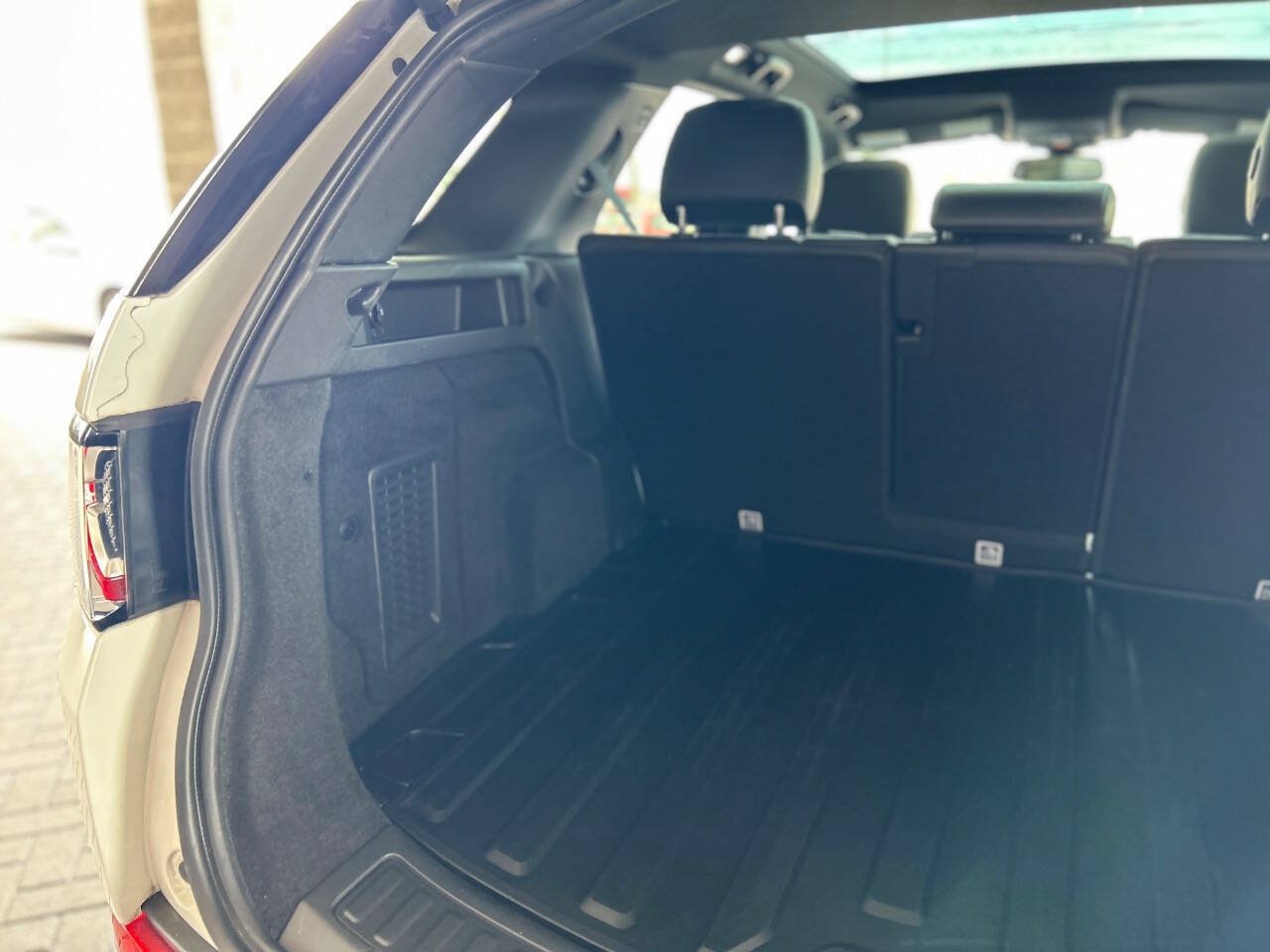 Used 2017 Land Rover Discovery Sport HSE AWD/4WD image 88