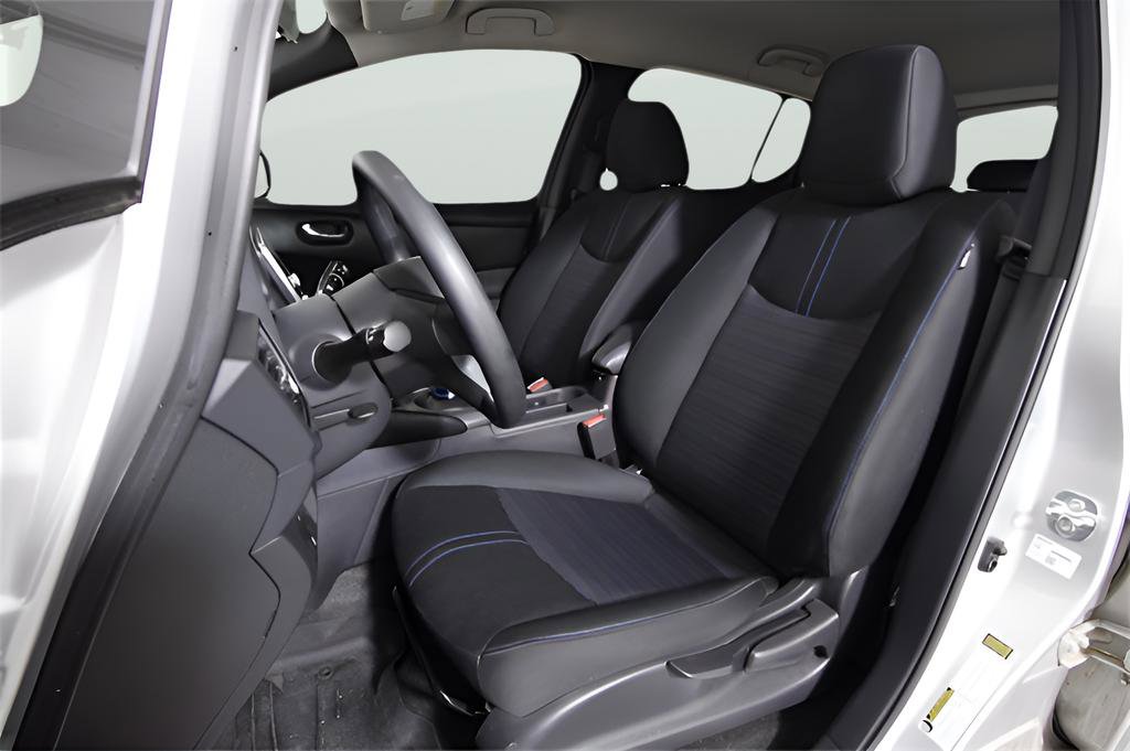 Used 2025 Nissan Leaf S image 15