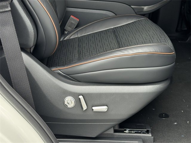New 2025 Lincoln Navigator Black Label image 17