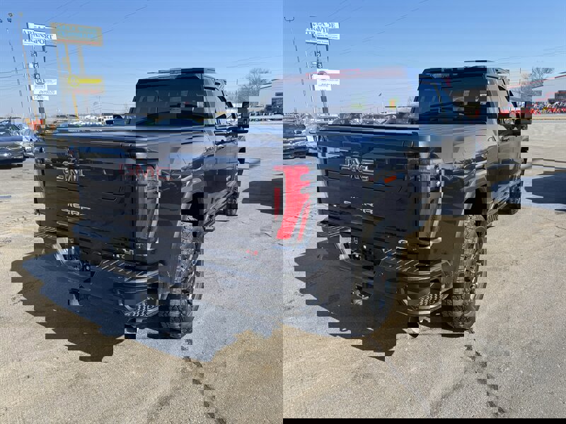 Used 2025 GMC Sierra 2500 AT4 w/ AT4 Premium Plus Package image 4