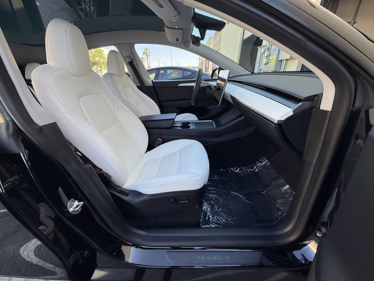 Used 2023 Tesla Model Y Long Range AWD/4WD image 21