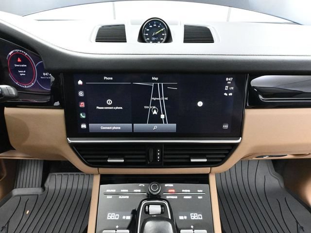 Used 2022 Porsche Cayenne E-Hybrid Coupe AWD/4WD image 27