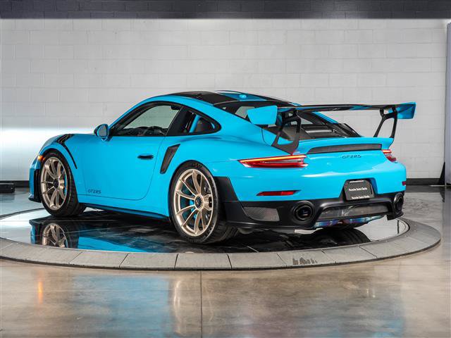 Used 2018 Porsche 911 GT2 RS RWD image 3