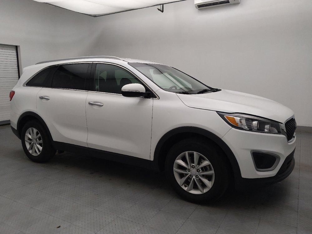 Used 2018 Kia Sorento FWD image 11