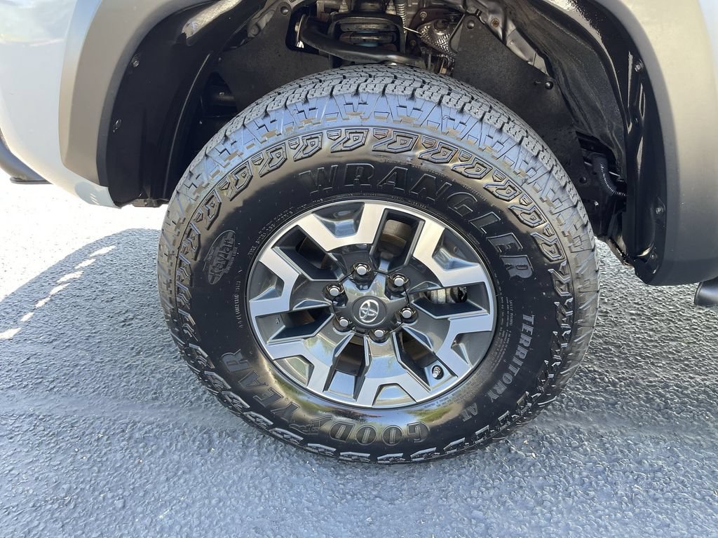 Used 2019 Toyota Tacoma TRD Off-Road AWD/4WD image 33