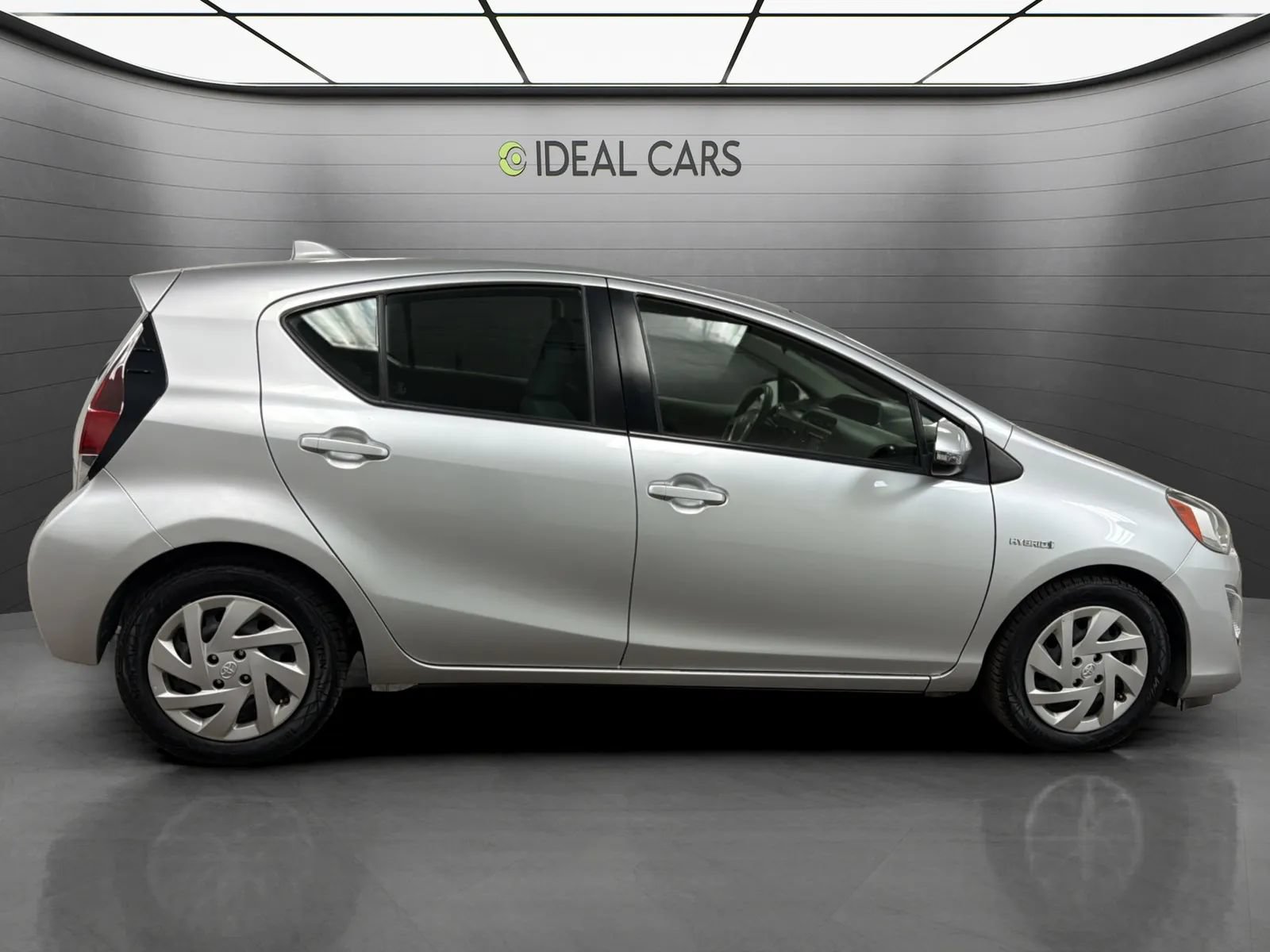 Used 2015 Toyota Prius C Two FWD image 4