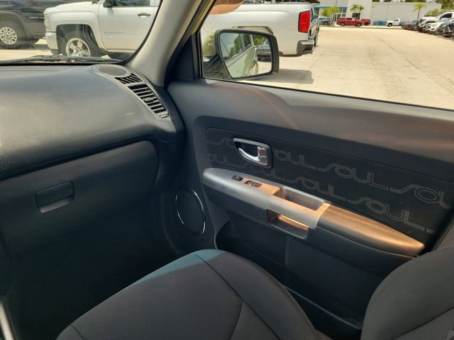 Used 2012 Kia Soul + FWD image 12