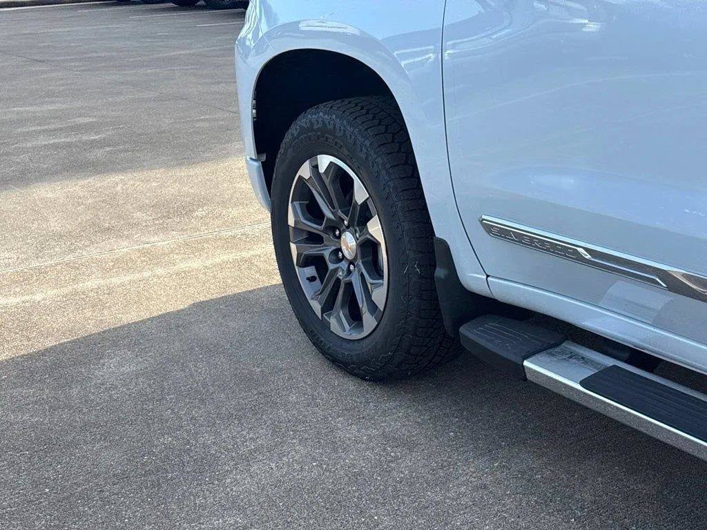 New 2026 Chevrolet Silverado 1500 High Country AWD/4WD image 15