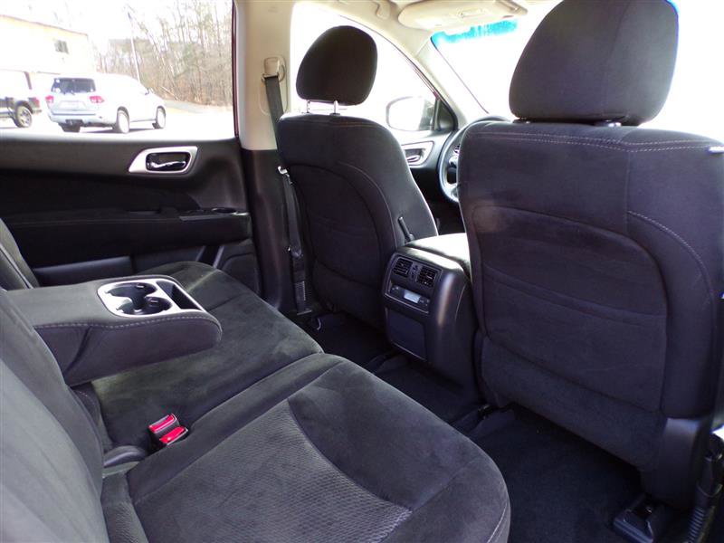 Used 2016 Nissan Pathfinder SV image 28