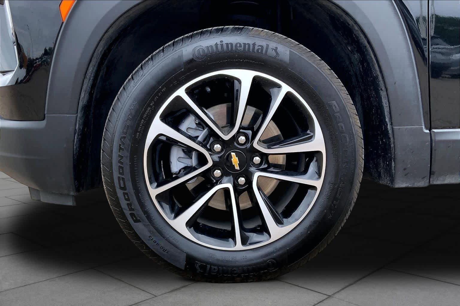 Used 2025 Chevrolet TrailBlazer LT AWD/4WD image 11