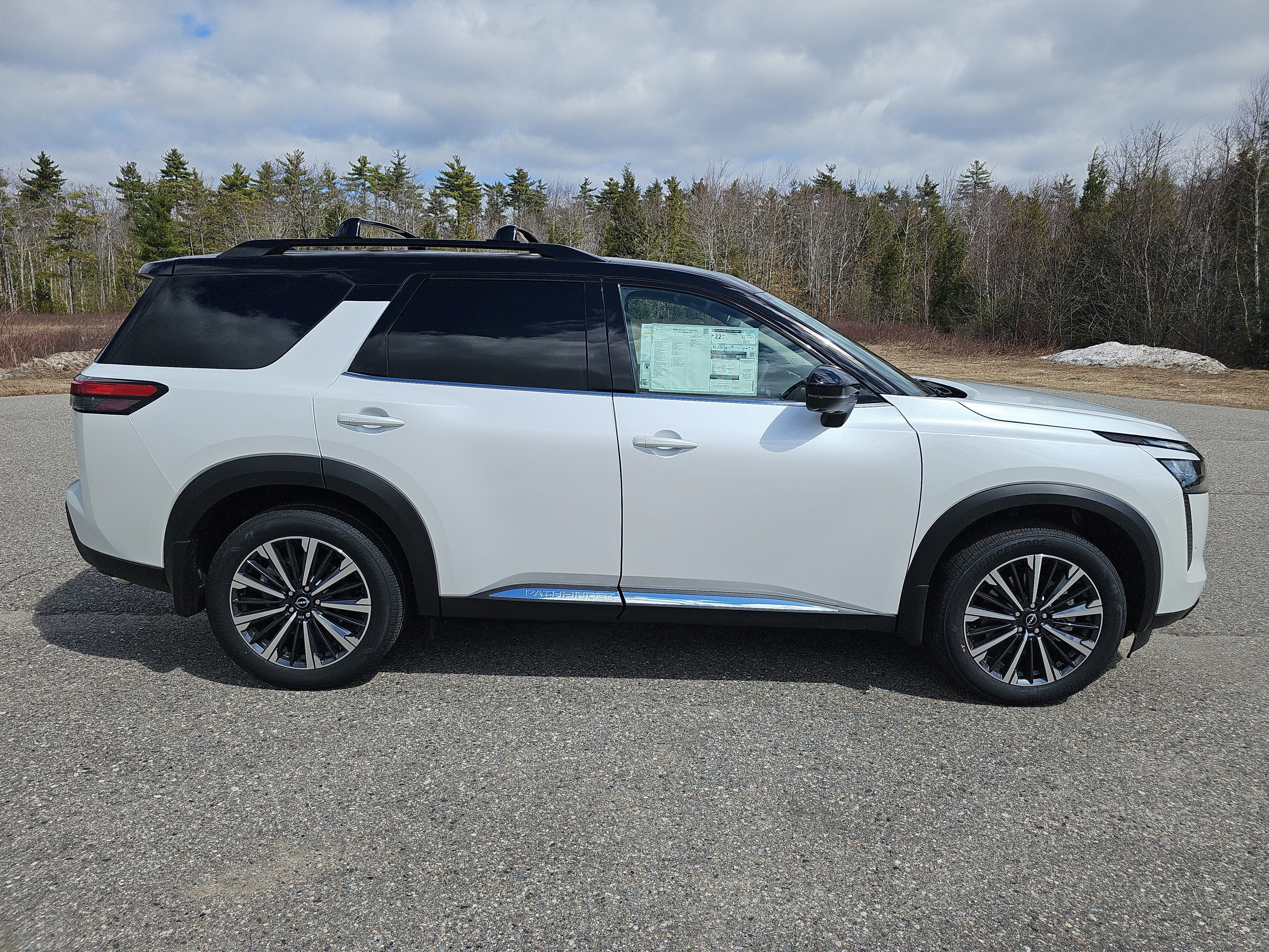 New 2026 Nissan Pathfinder Platinum w/ Cargo Package AWD/4WD image 8