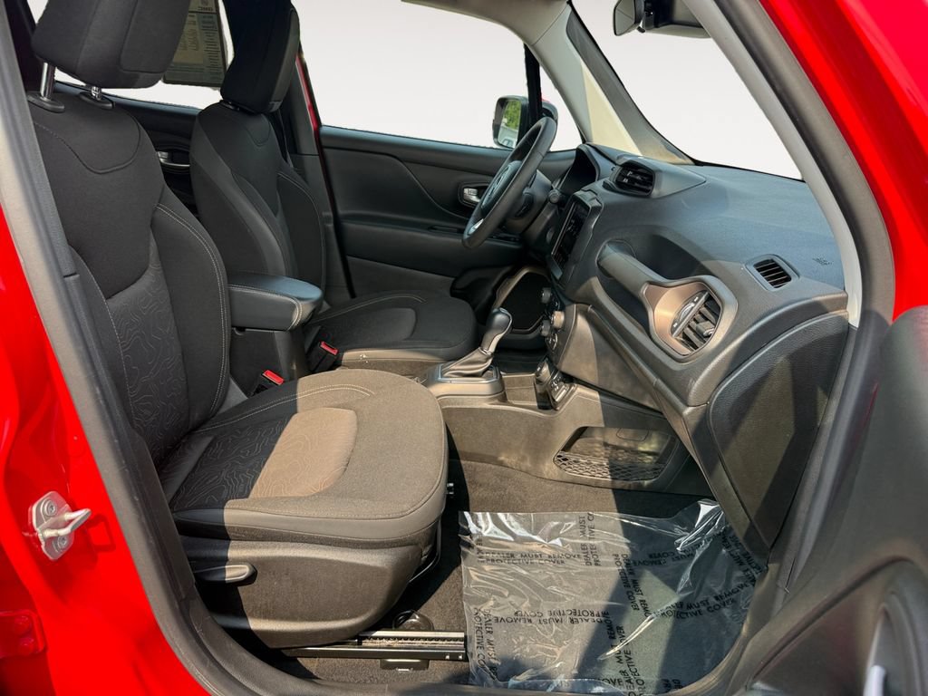 Used 2023 Jeep Renegade Latitude AWD/4WD image 15