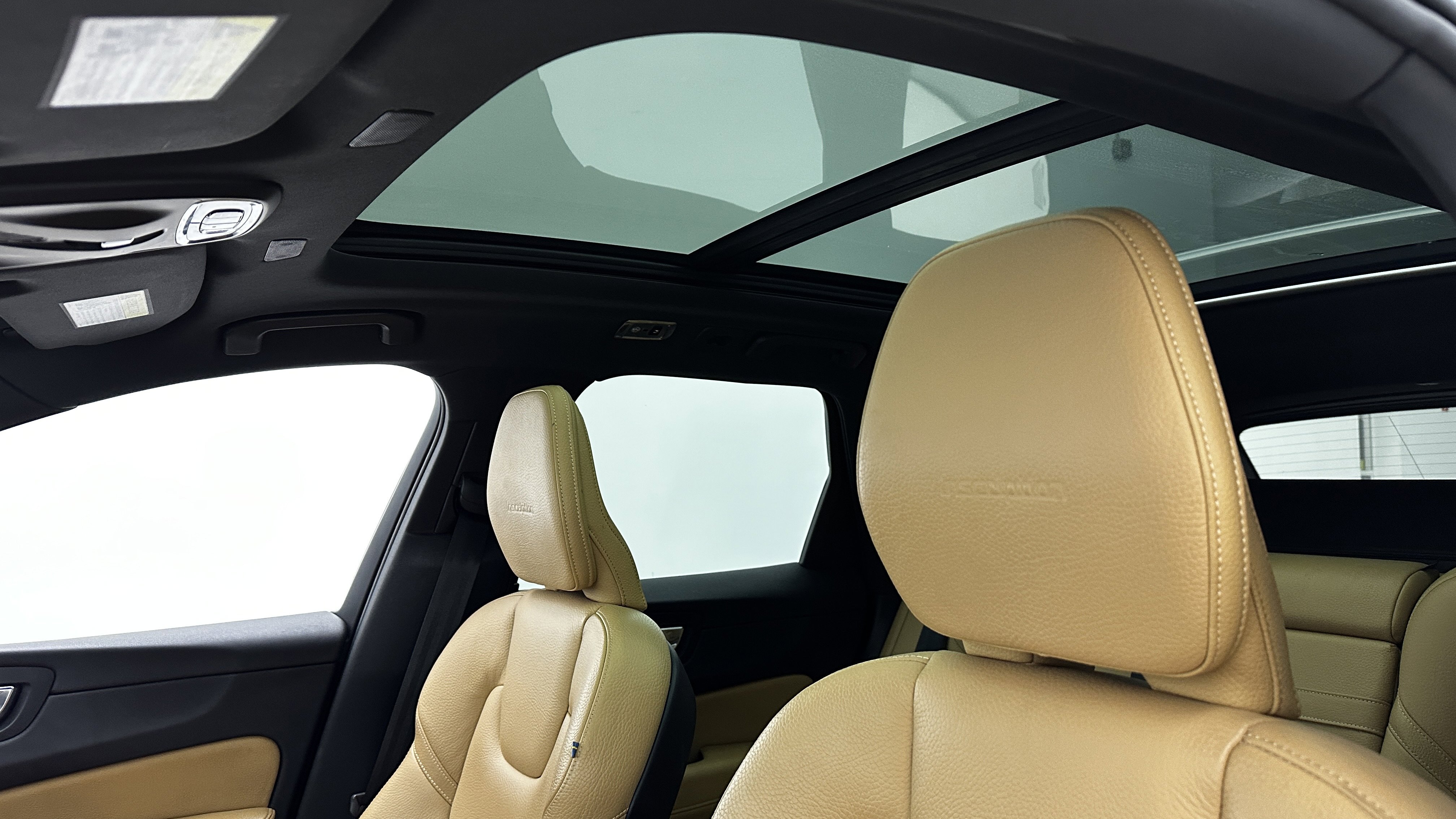 Used 2019 Volvo XC60 T6 Inscription w/ Protection Package Premier image 5