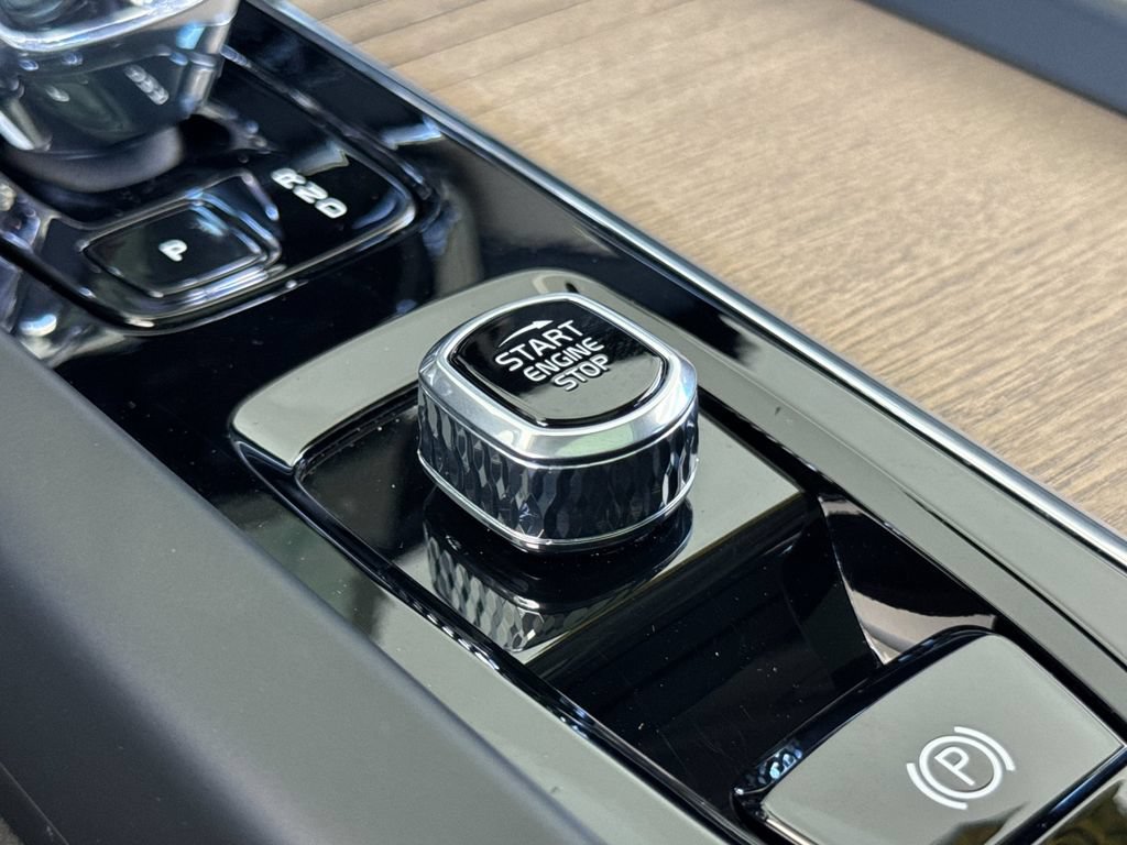 New 2026 Volvo XC60 B5 Core AWD/4WD image 22