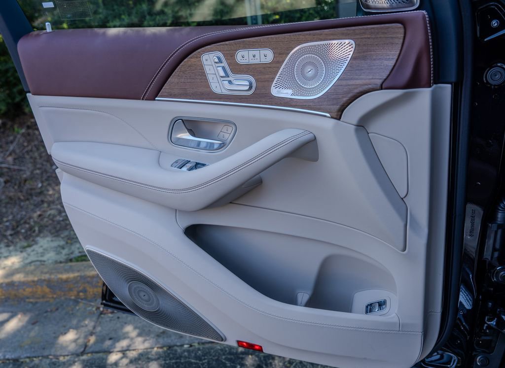 Used 2026 Mercedes-Benz Maybach GLS 600 4MATIC image 16