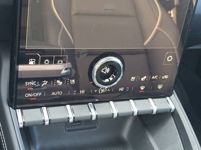 New 2026 GMC Terrain Denali w/ LPO, Floor Liner Package image 33