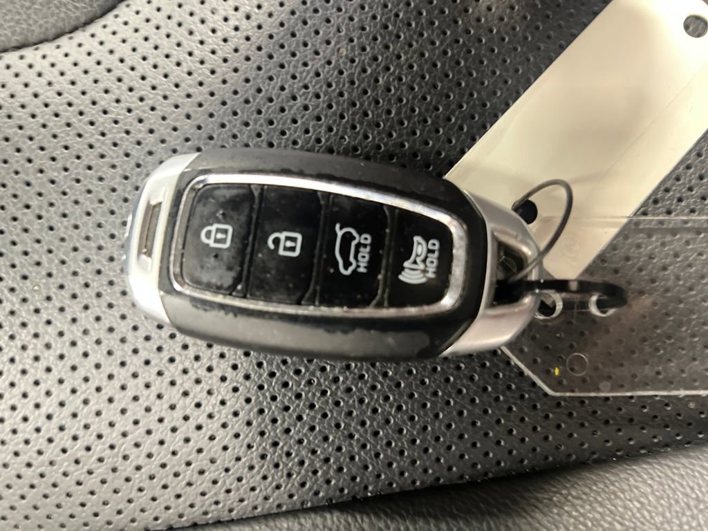 Used 2020 Hyundai Santa Fe Limited image 32
