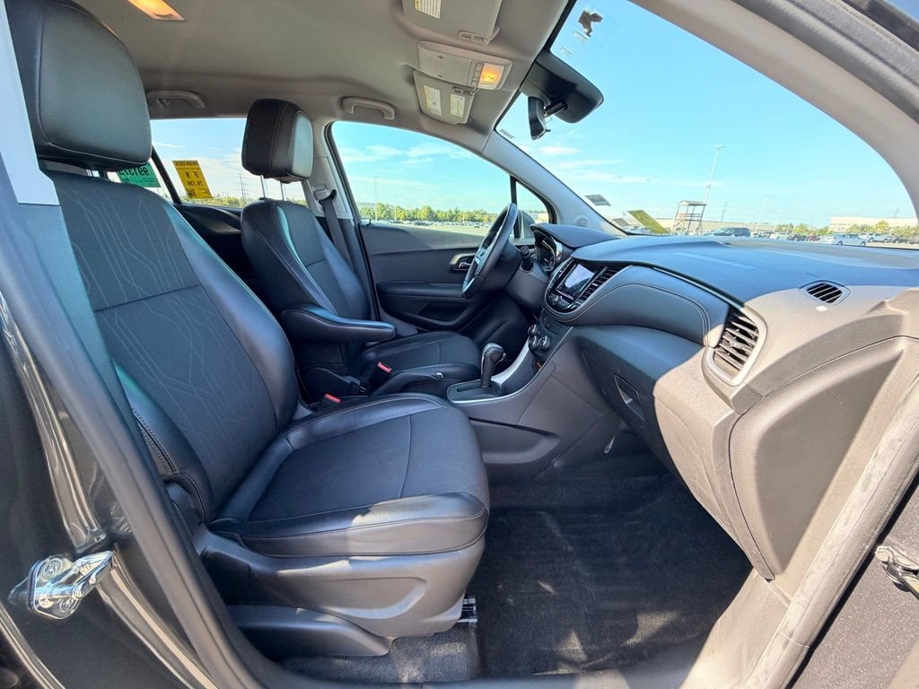 Used 2018 Chevrolet Trax LT w/ LT Convenience Package FWD image 13