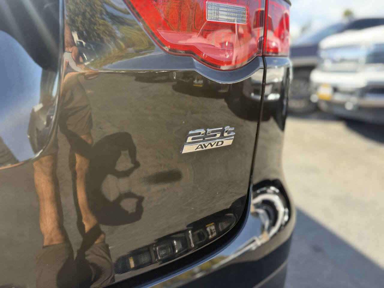 Used 2019 Jaguar F-PACE Premium image 6
