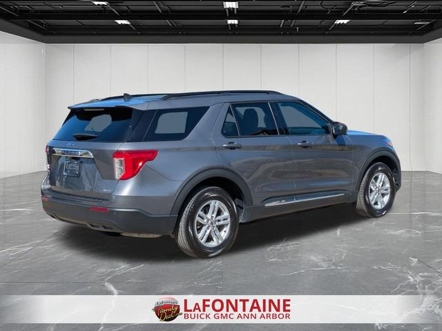 Used 2022 Ford Explorer XLT AWD/4WD image 5
