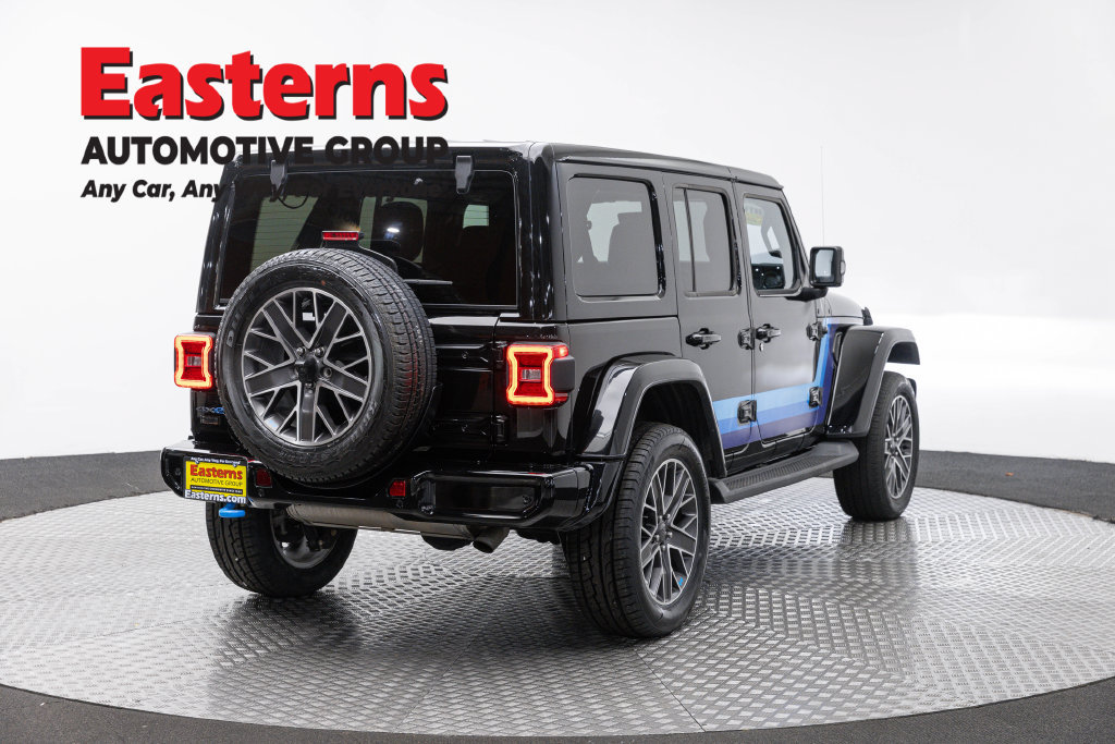 Used 2023 Jeep Wrangler Unlimited Sahara AWD/4WD image 7
