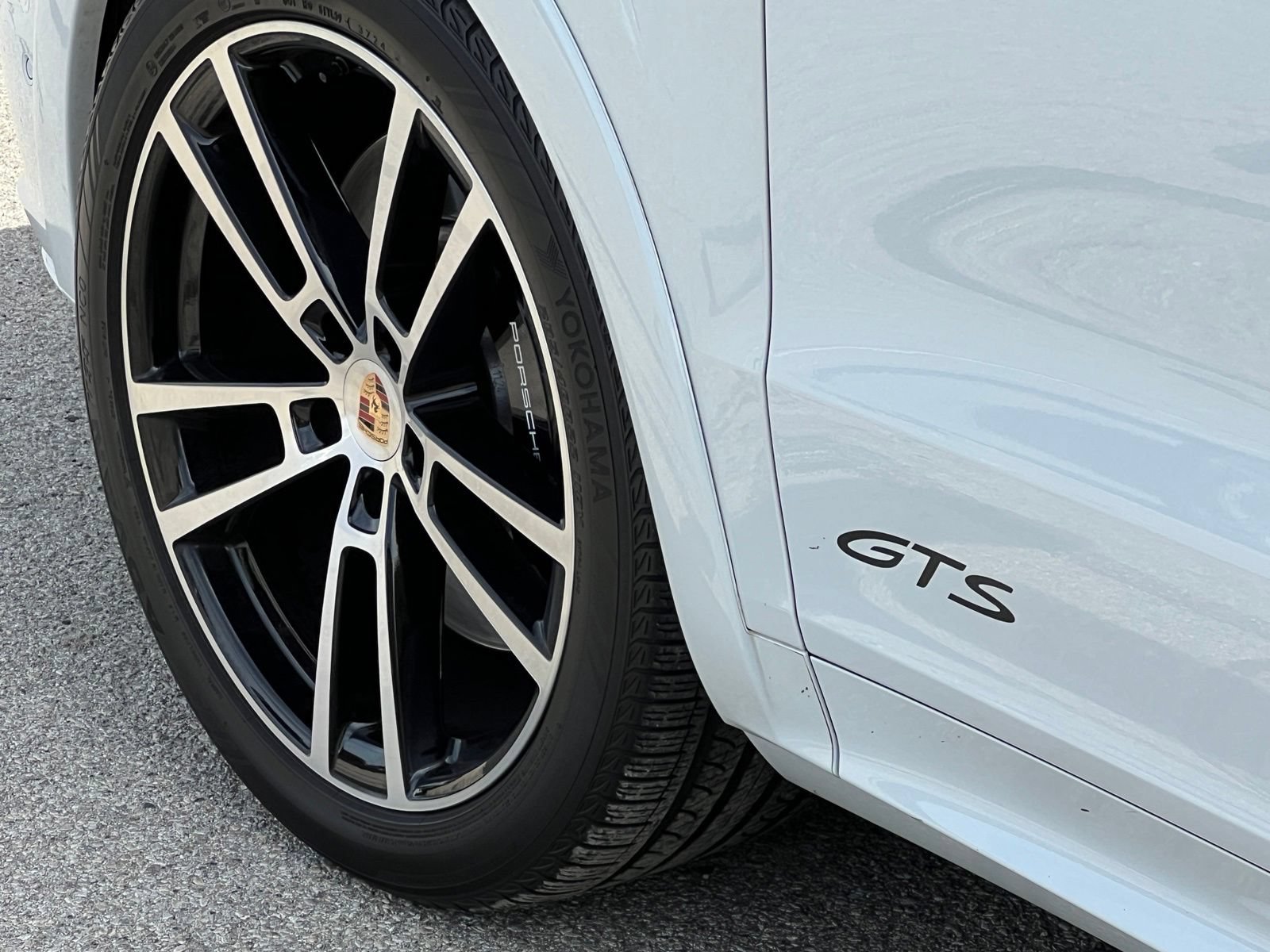 Certified 2025 Porsche Cayenne GTS AWD/4WD image 15