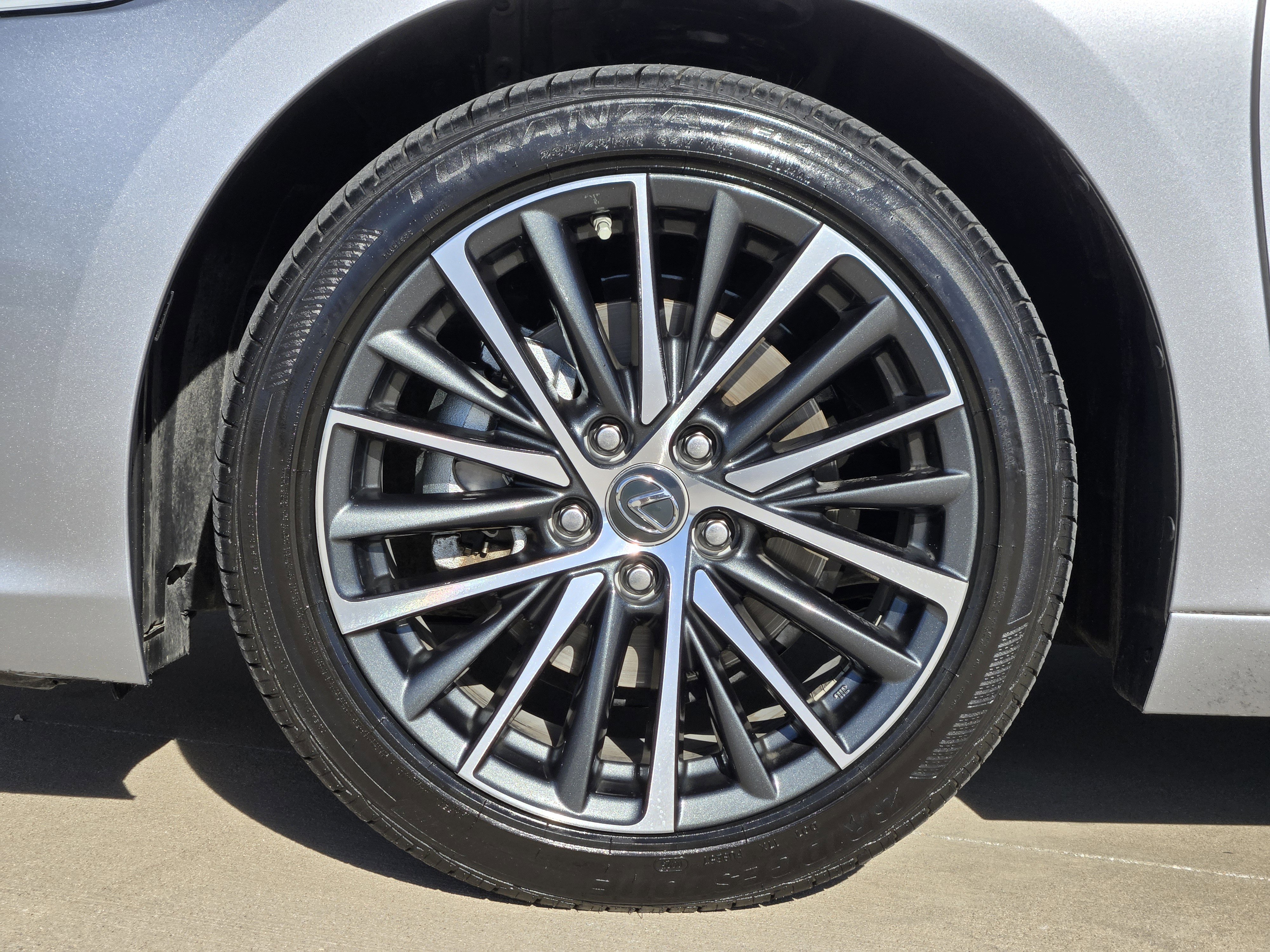 Used 2025 Lexus ES 300h w/ Premium Package image 19