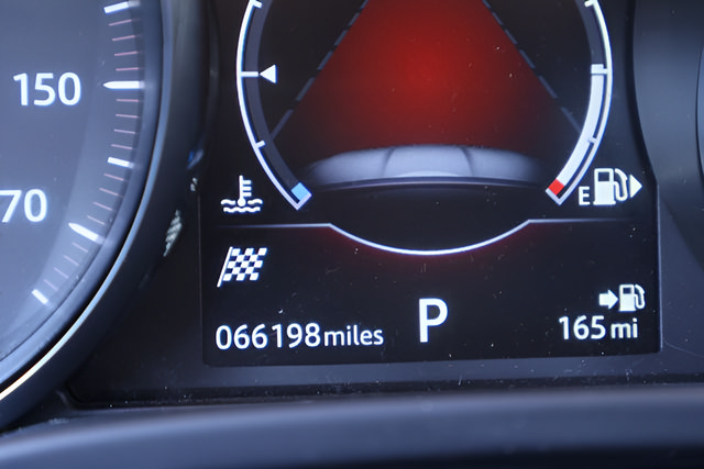 Used 2018 Jaguar F-PACE Premium AWD/4WD image 2