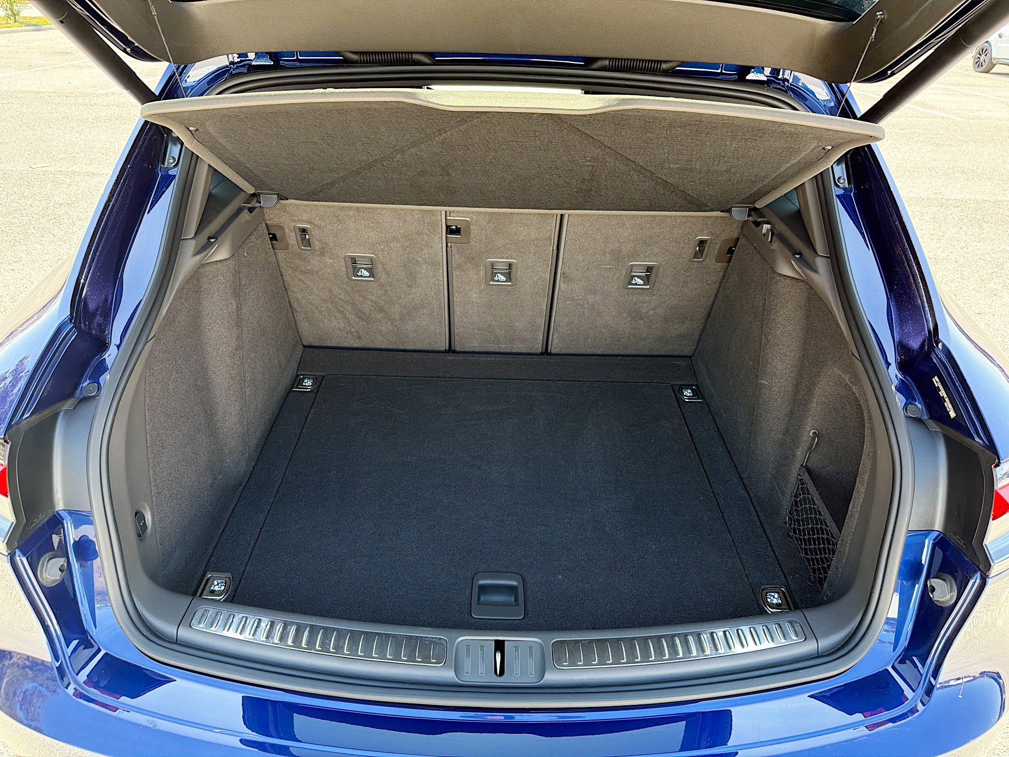 Used 2024 Porsche Macan image 12