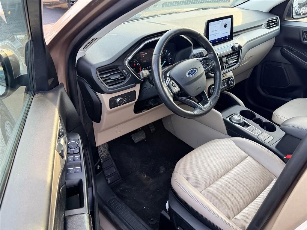 Certified 2021 Ford Escape SEL image 10